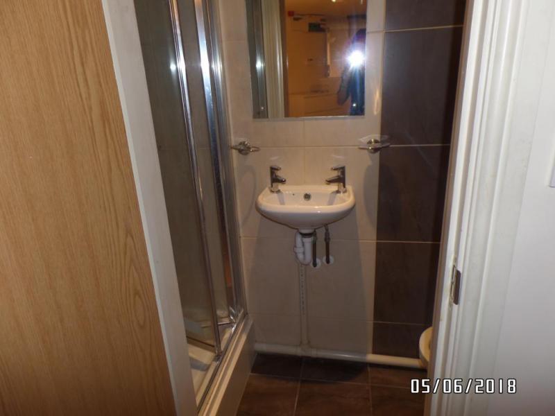 1 bed property in Broadway, Cardiff